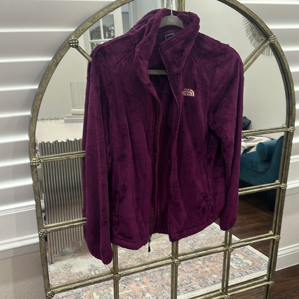 EUC. The north face aubergine osito fleece jacket. Medium